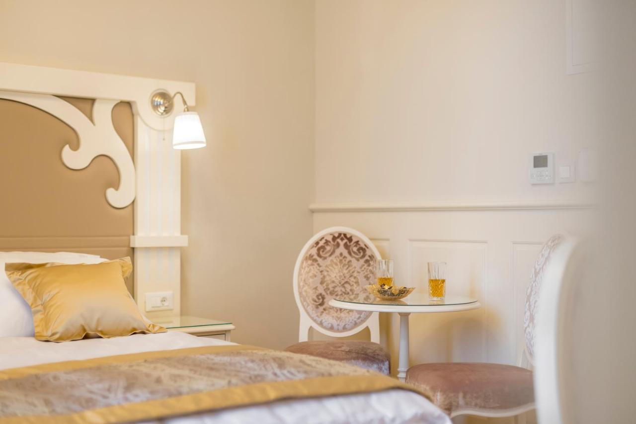Royal Piazza Otel Split Dış mekan fotoğraf